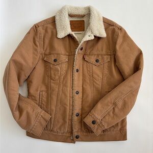 Levi’s Type III Sherpa Trucker Jacket. Desert boots canvas